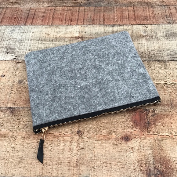 Handbags - NWOT Fabric Grey Zipper Clutch